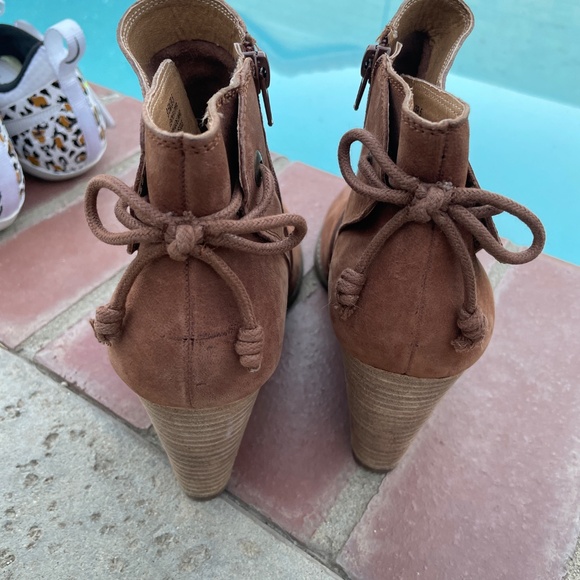 Lucky Brand wedge bootie - Picture 3 of 4